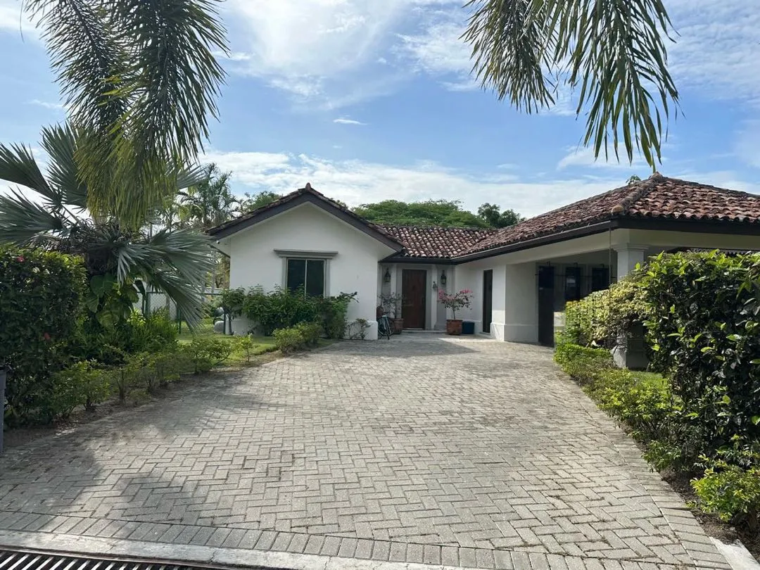 Venta de Casa en Buenaventura Golf & Beach Club, Río Hato — 1 de 18