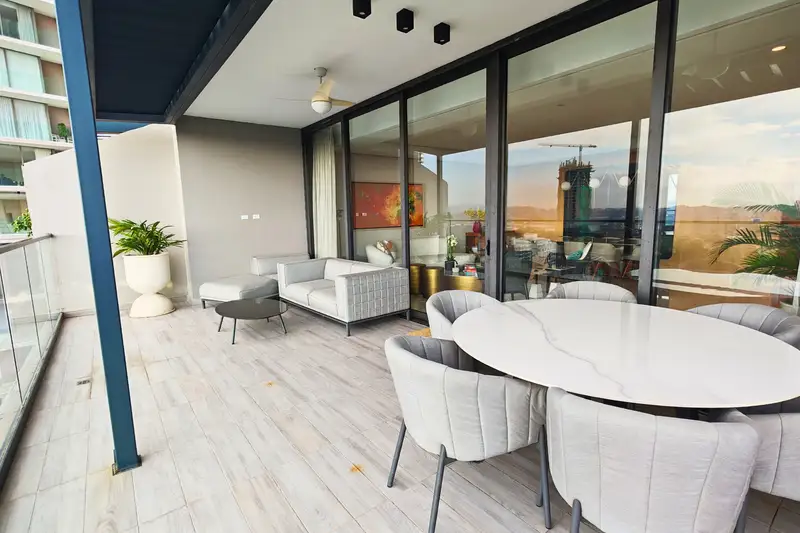 Venta de Apartamento amoblado en PH EMPIRE, Santa Marìa
