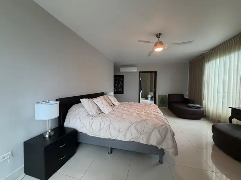 Venta de apartamento en PH ALLURE, Ave. Balboa