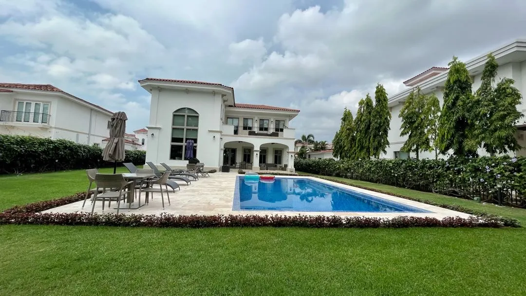 Venta de casa en PH Fairway, Santa María — 1 de 18