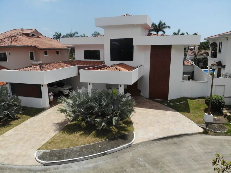Venta de Casa en Costa del Este, Residencial Begonias