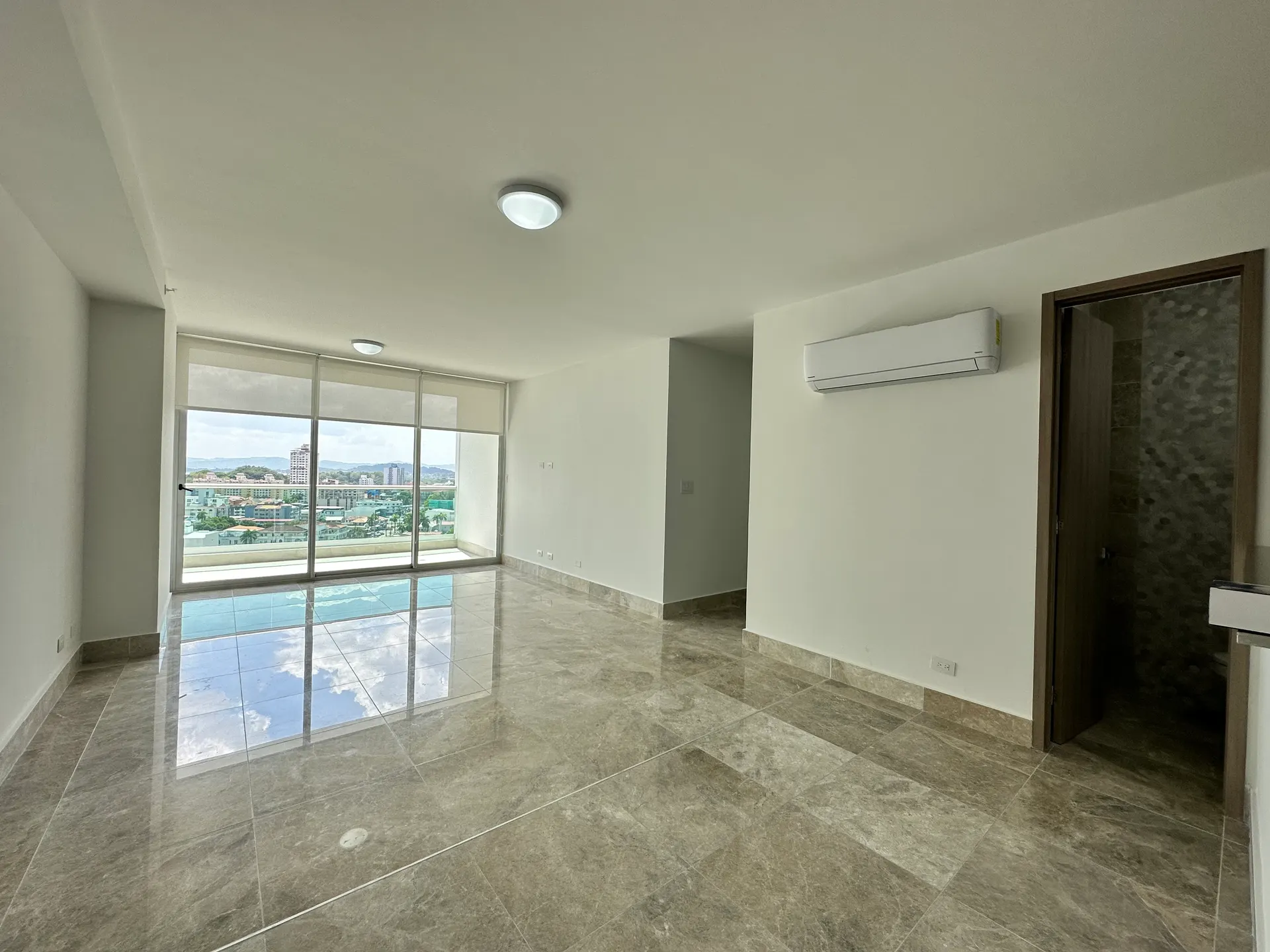 Venta De Apartamento en PH Costanera, Avenida Balboa — 1 de 27