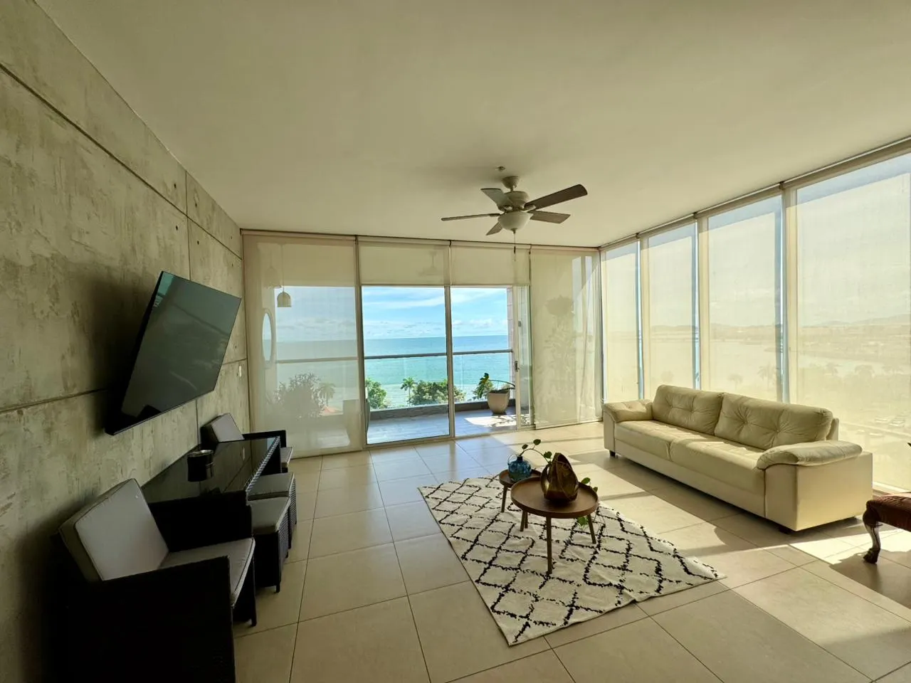 Venta de Apartamento en el PH The Rivage Tower, Avenida Balboa — 1 de 28