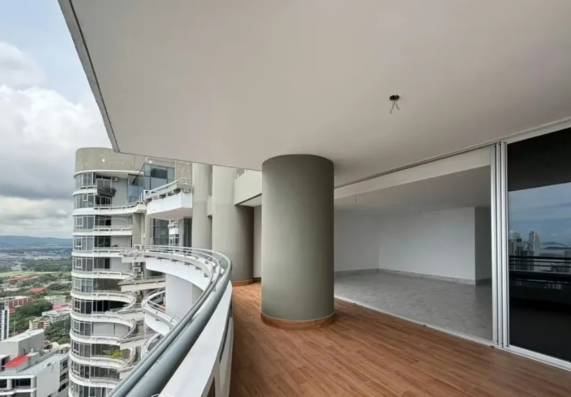 Venta de Penthouse en PH Luxor Torre 400, El Cangrejo — 1 de 16