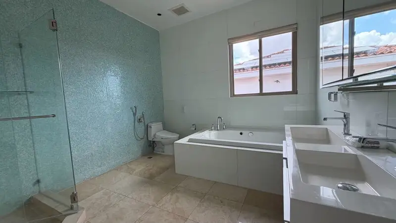 Venta de casa en Santa Marìa