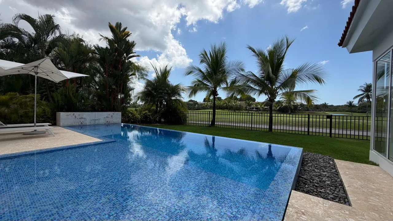 Venta de casa en Santa Marìa — 1 de 26